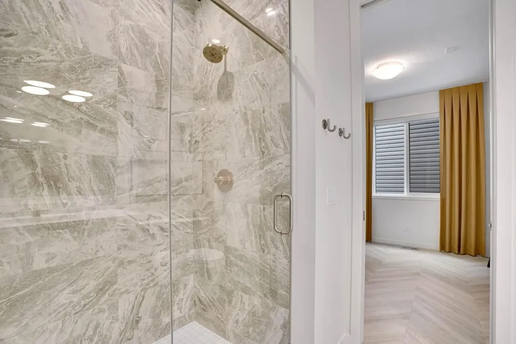 195 Lucas Common NW Calgary AB T3P 2B3