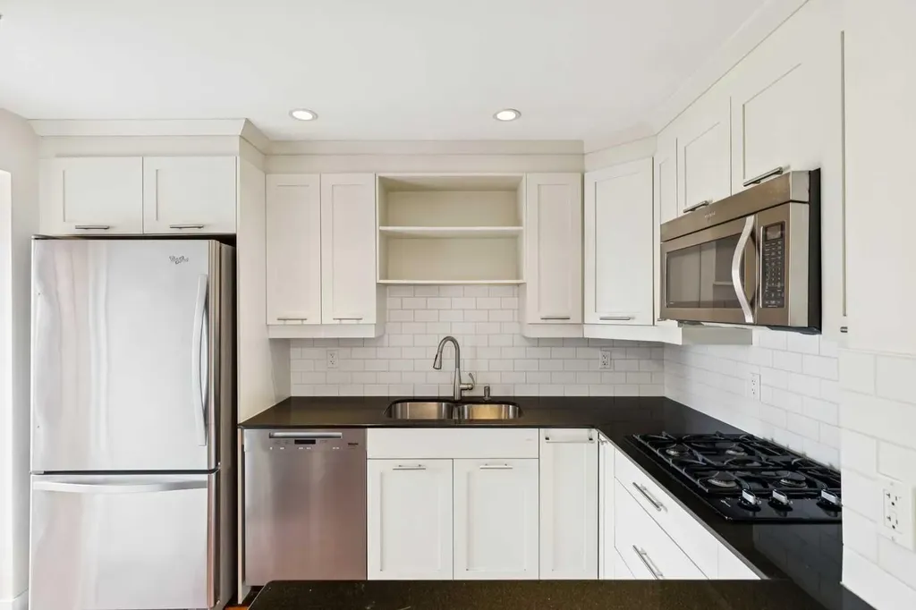 2128 Broadview Road NW Calgary AB T2N3H9