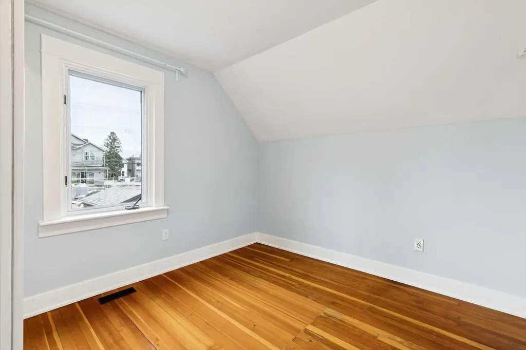 2128 Broadview Road NW Calgary AB T2N3H9