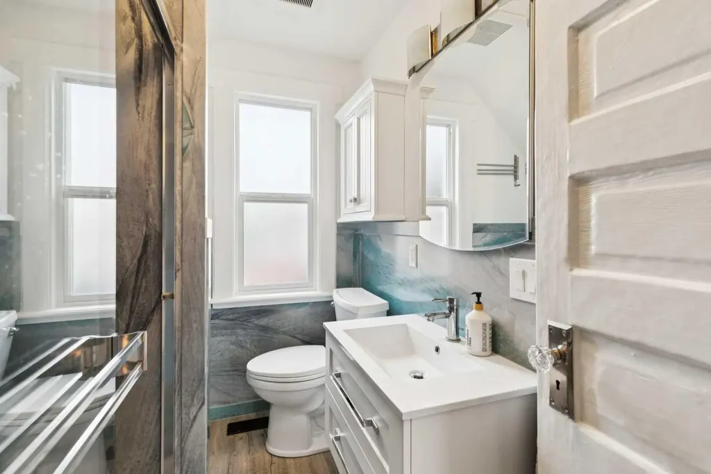 2128 Broadview Road NW Calgary AB T2N3H9