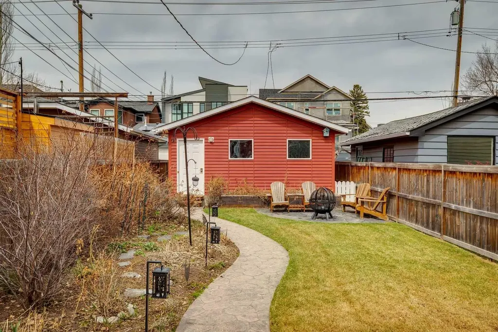 2128 Broadview Road NW Calgary AB T2N3H9