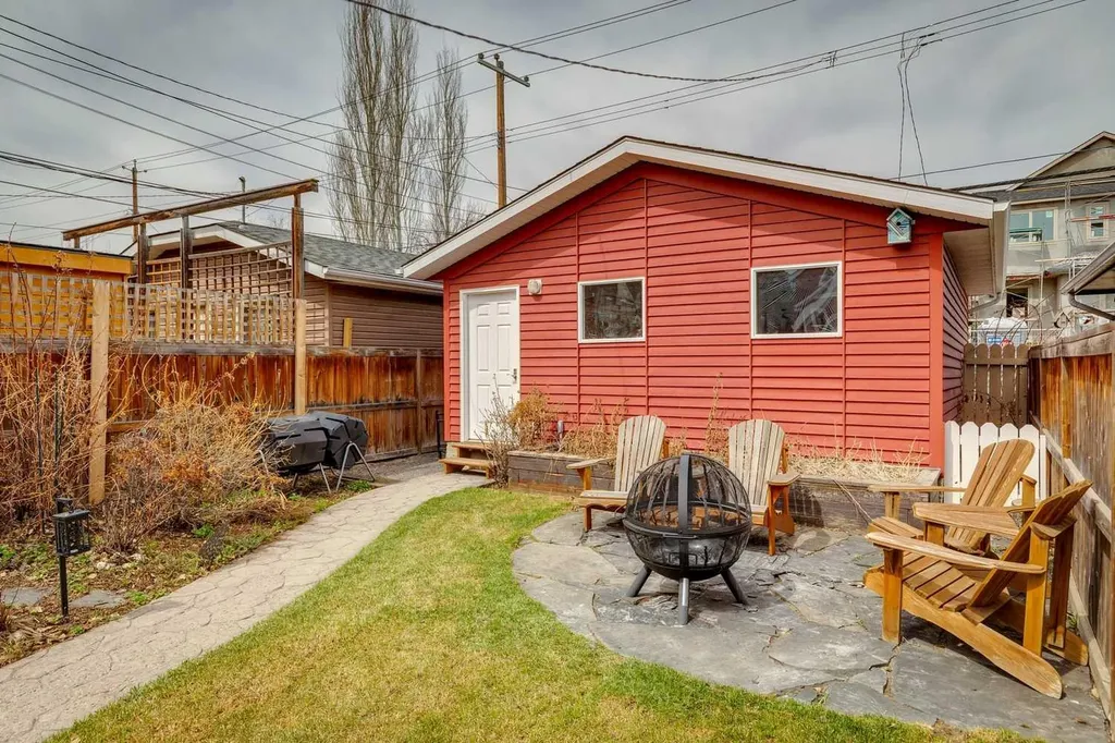 2128 Broadview Road NW Calgary AB T2N3H9