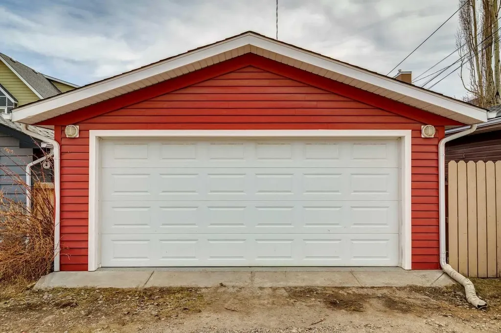 2128 Broadview Road NW Calgary AB T2N3H9