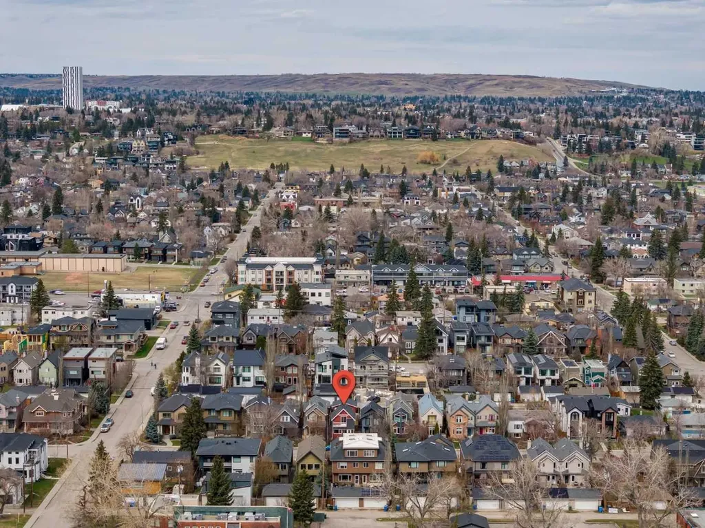 2128 Broadview Road NW Calgary AB T2N3H9