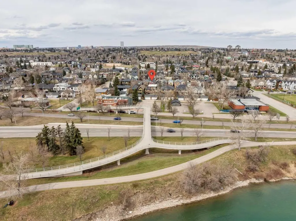 2128 Broadview Road NW Calgary AB T2N3H9