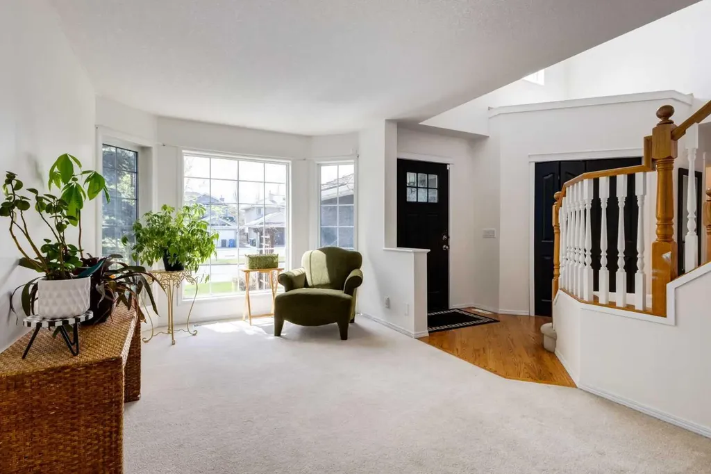 439 Mountain Park Drive SE Calgary AB T2Z 2N9