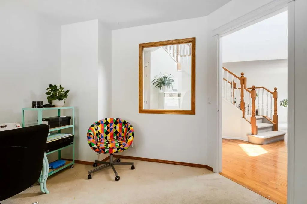 439 Mountain Park Drive SE Calgary AB T2Z 2N9