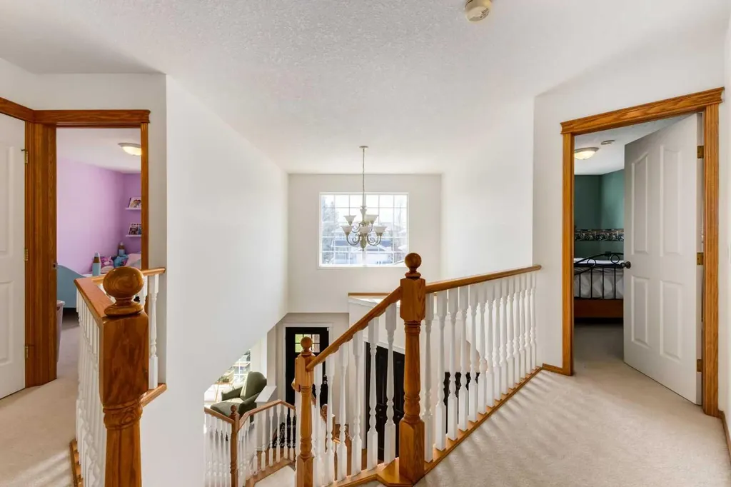 439 Mountain Park Drive SE Calgary AB T2Z 2N9