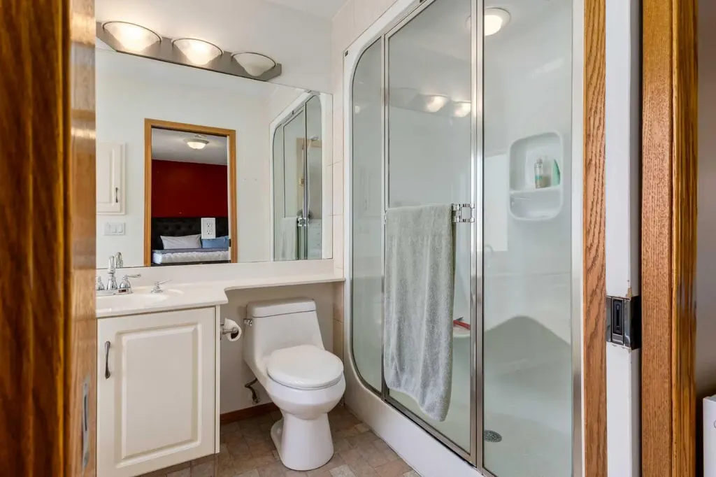 439 Mountain Park Drive SE Calgary AB T2Z 2N9
