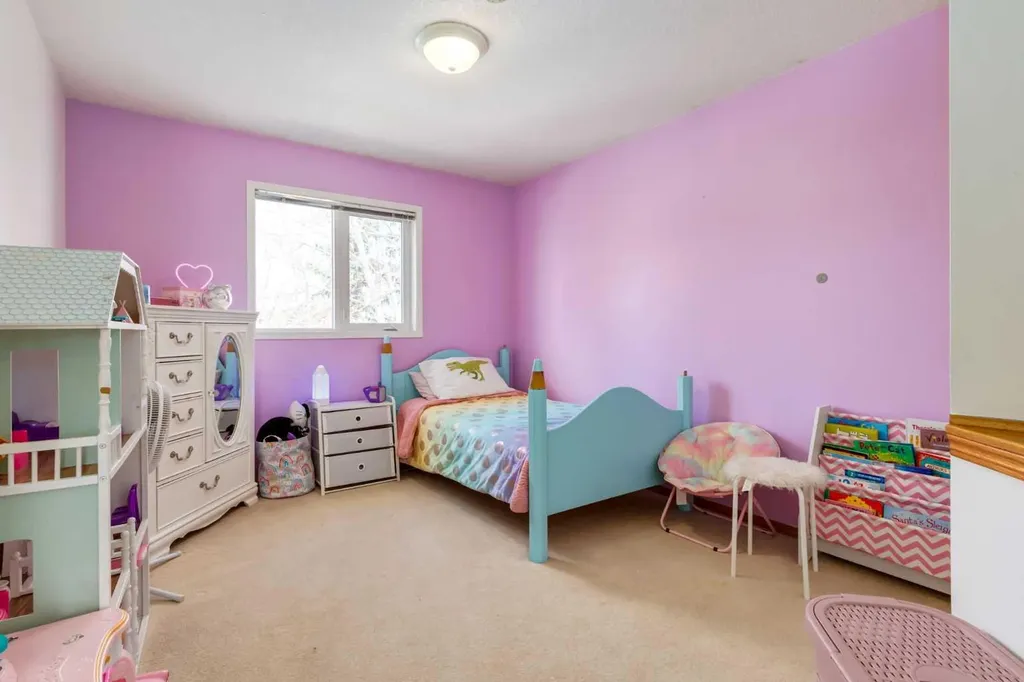 439 Mountain Park Drive SE Calgary AB T2Z 2N9