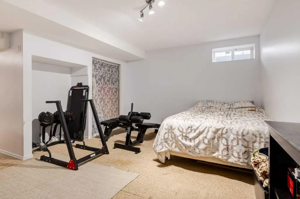 439 Mountain Park Drive SE Calgary AB T2Z 2N9
