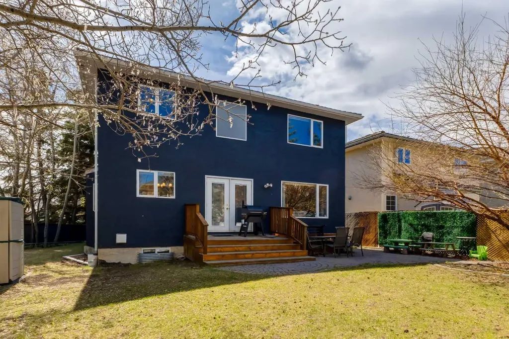 439 Mountain Park Drive SE Calgary AB T2Z 2N9
