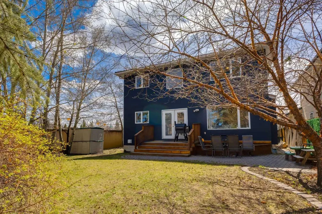 439 Mountain Park Drive SE Calgary AB T2Z 2N9