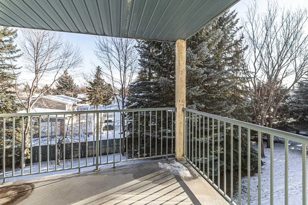 21 Dover Point SE Calgary AB T2B 3K4