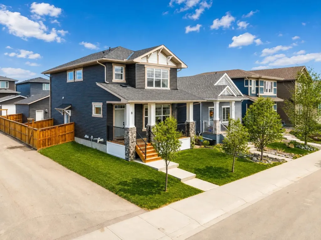8 Bergamot Street Okotoks AB T1S 5R9