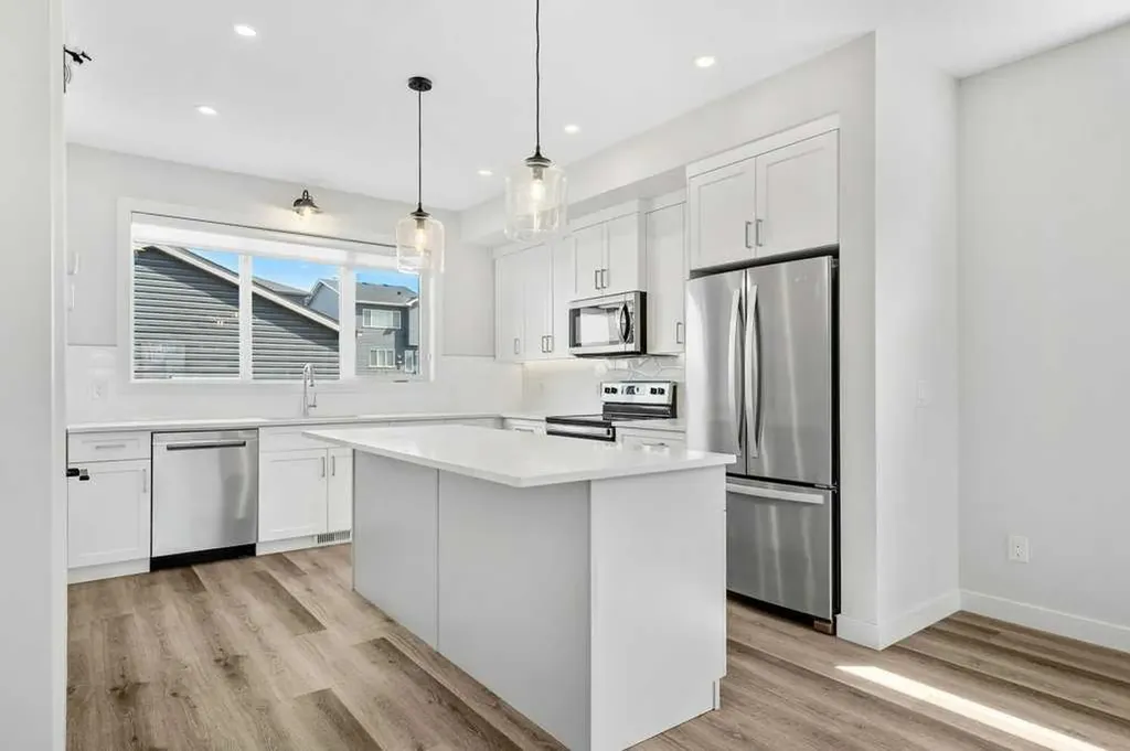8 Bergamot Street Okotoks AB T1S 5R9