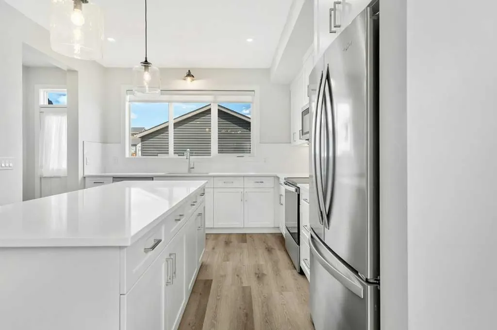 8 Bergamot Street Okotoks AB T1S 5R9