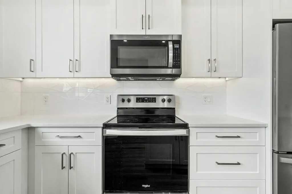8 Bergamot Street Okotoks AB T1S 5R9
