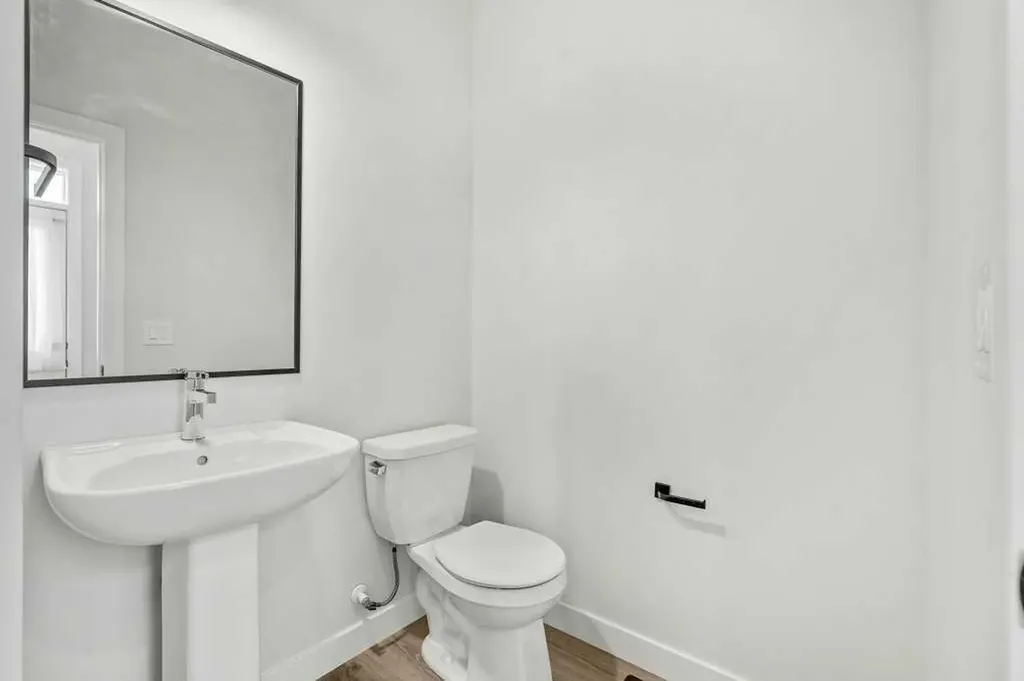 8 Bergamot Street Okotoks AB T1S 5R9
