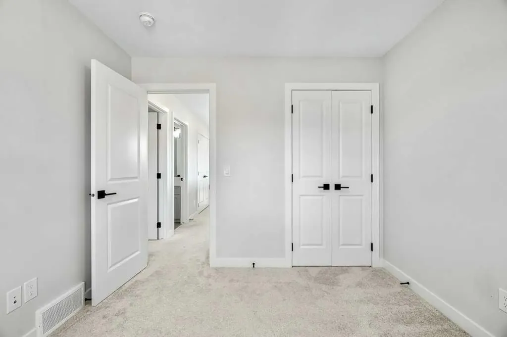 8 Bergamot Street Okotoks AB T1S 5R9