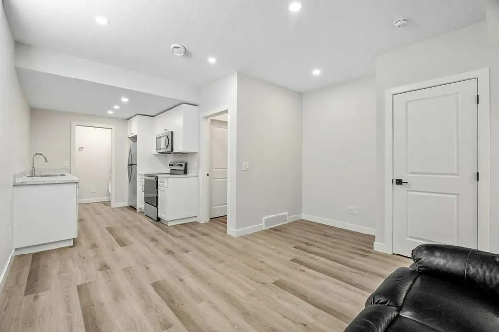 8 Bergamot Street Okotoks AB T1S 5R9