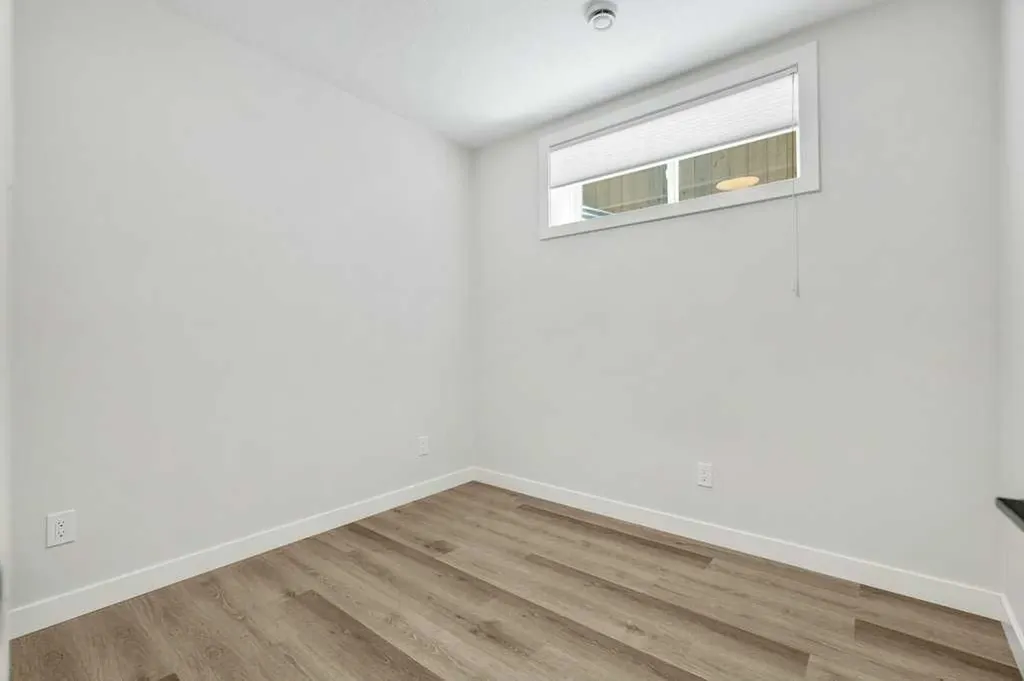 8 Bergamot Street Okotoks AB T1S 5R9