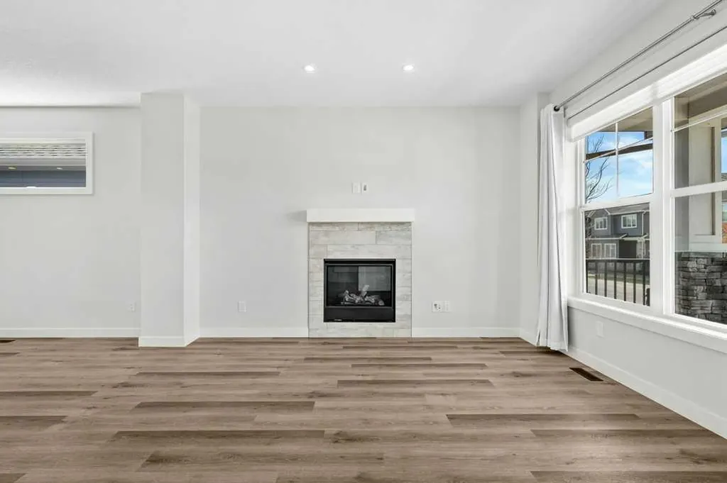 8 Bergamot Street Okotoks AB T1S 5R9