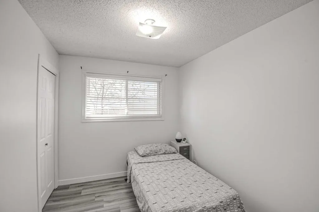 184 Erin Croft Crescent SE Calgary AB T2B 2V1