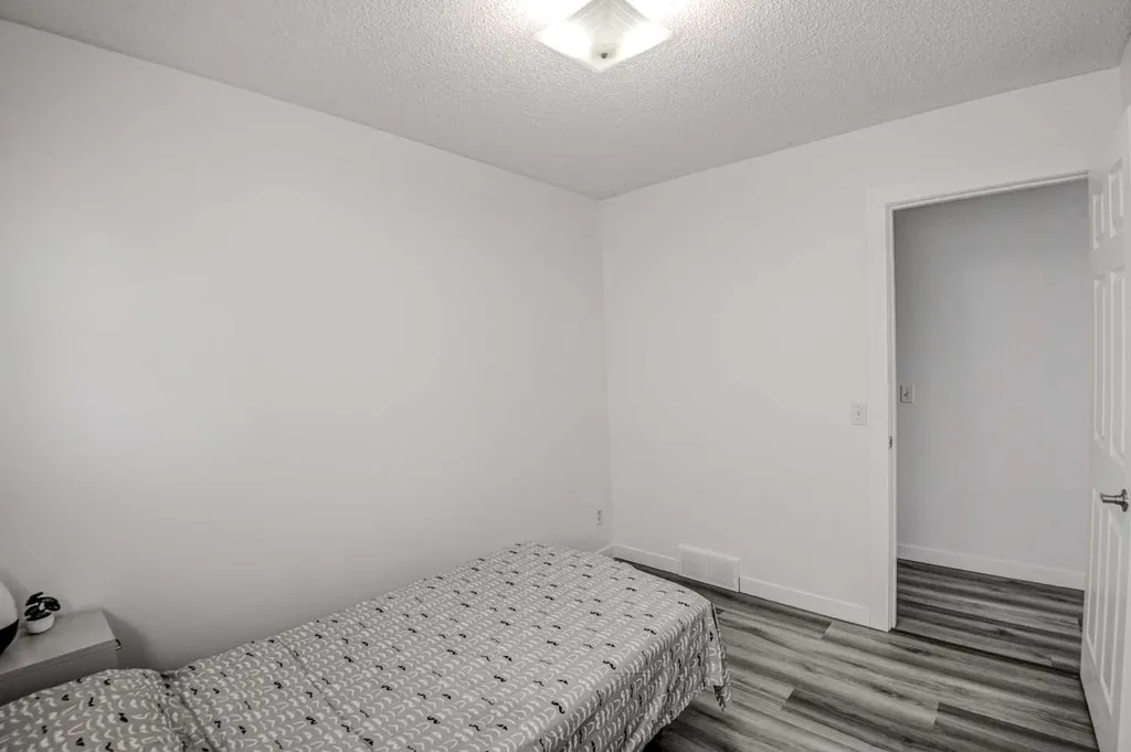 184 Erin Croft Crescent SE Calgary AB T2B 2V1