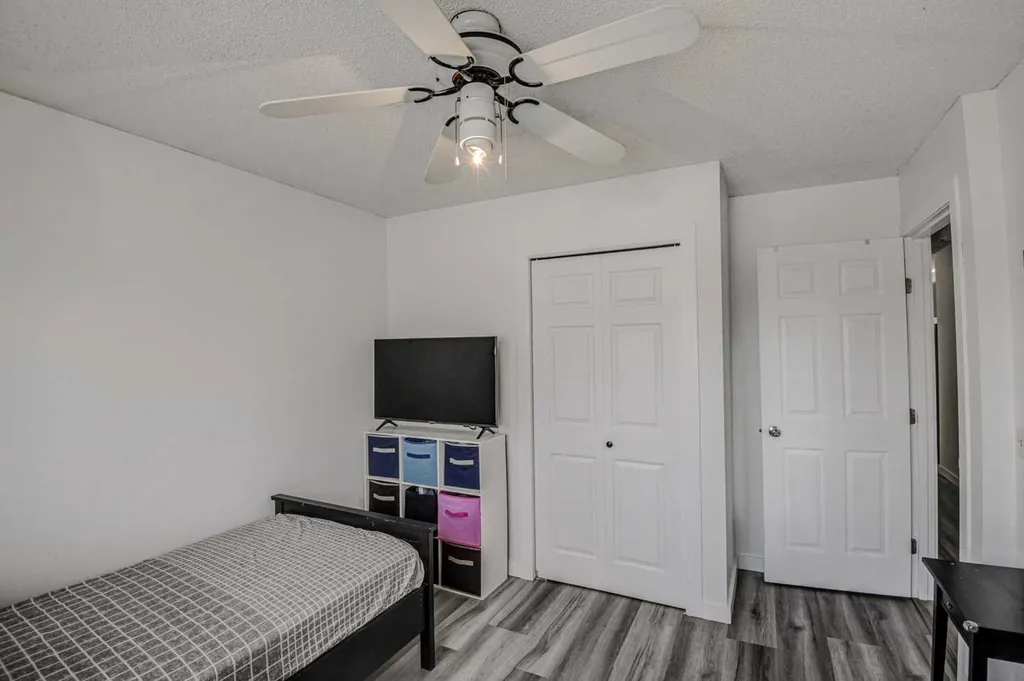 184 Erin Croft Crescent SE Calgary AB T2B 2V1
