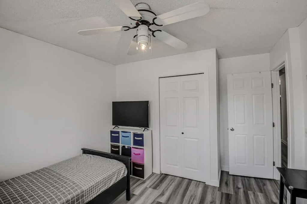 184 Erin Croft Crescent SE Calgary AB T2B 2V1