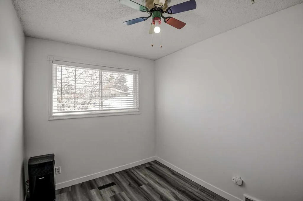 184 Erin Croft Crescent SE Calgary AB T2B 2V1
