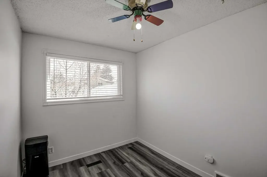 184 Erin Croft Crescent SE Calgary AB T2B 2V1