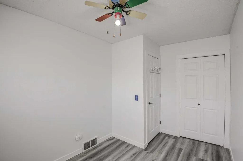 184 Erin Croft Crescent SE Calgary AB T2B 2V1