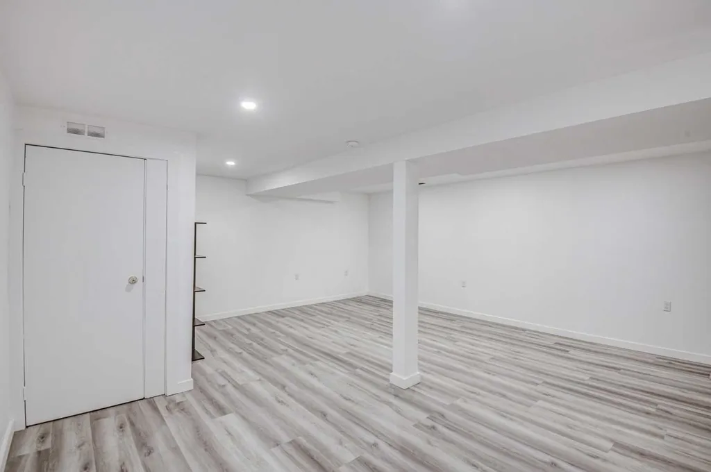 184 Erin Croft Crescent SE Calgary AB T2B 2V1