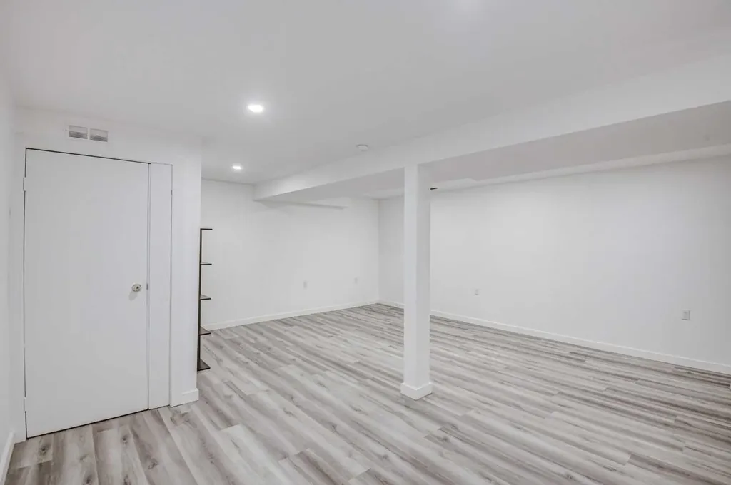 184 Erin Croft Crescent SE Calgary AB T2B 2V1