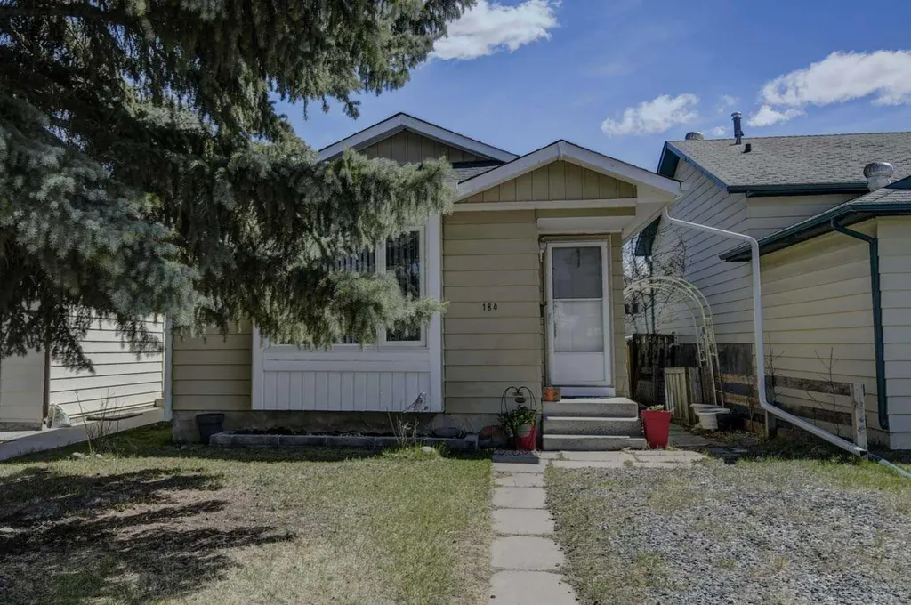 184 Erin Croft Crescent SE Calgary AB T2B 2V1
