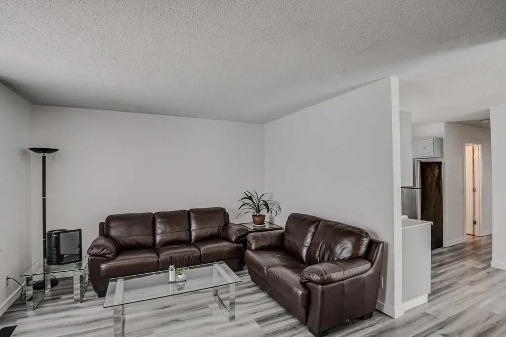 184 Erin Croft Crescent SE Calgary AB T2B 2V1