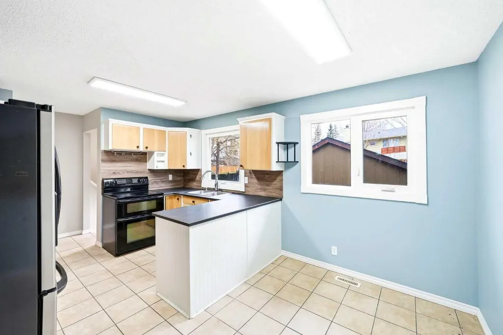 103 Thorson Crescent Okotoks AB T1S 1C8