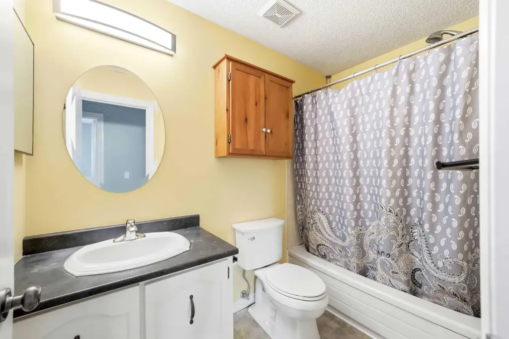 103 Thorson Crescent Okotoks AB T1S 1C8