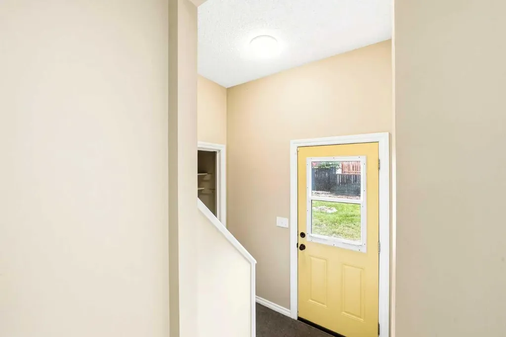 103 Thorson Crescent Okotoks AB T1S 1C8