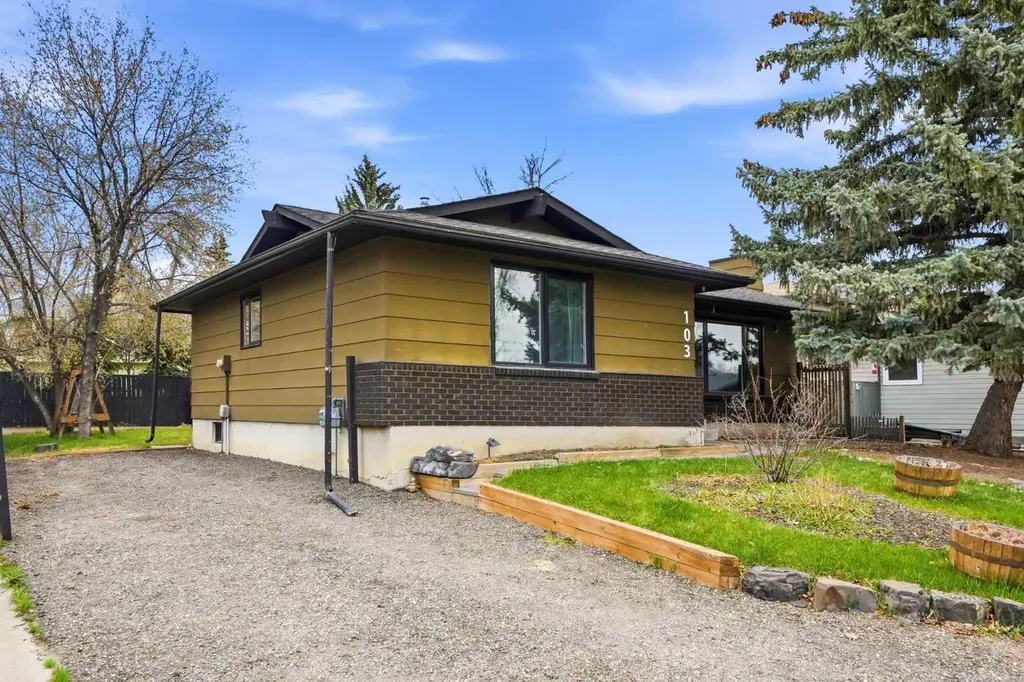 103 Thorson Crescent Okotoks AB T1S 1C8