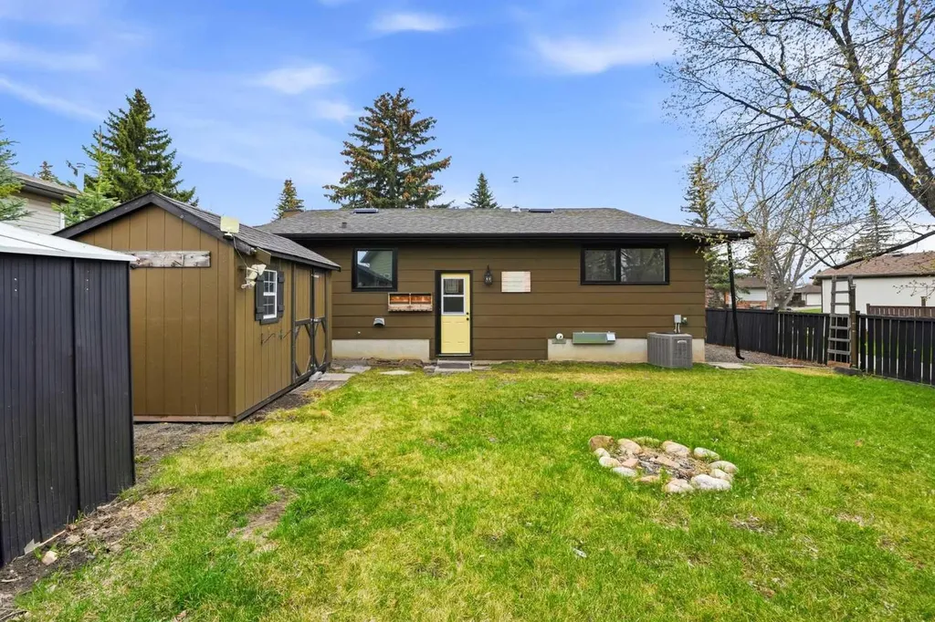 103 Thorson Crescent Okotoks AB T1S 1C8