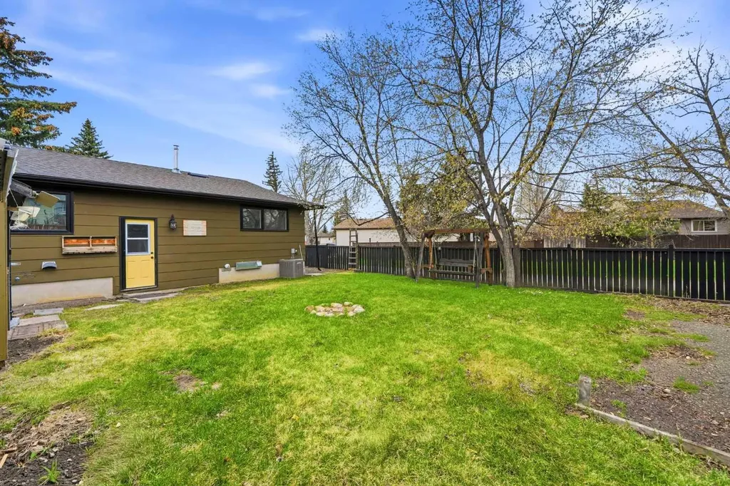 103 Thorson Crescent Okotoks AB T1S 1C8