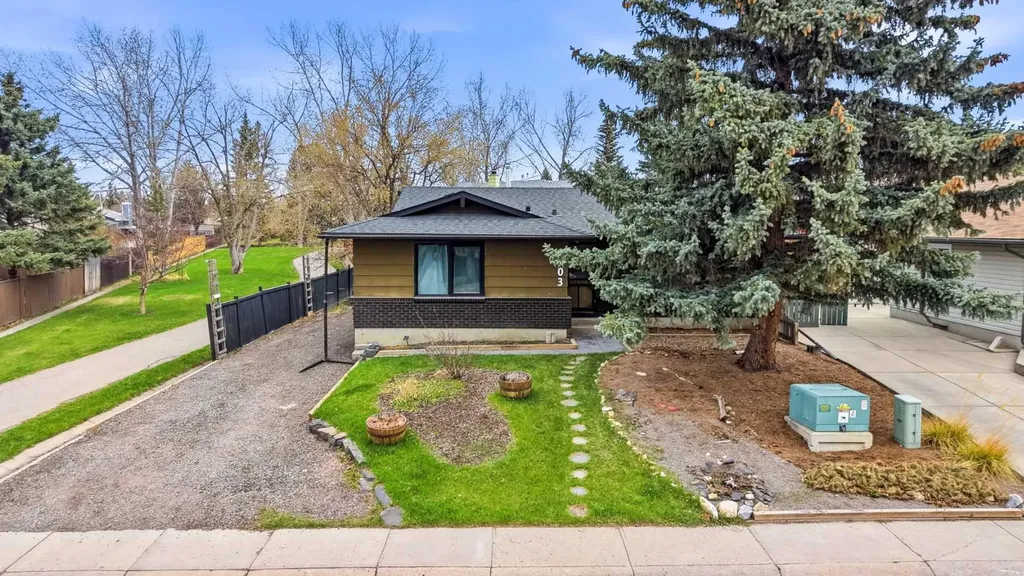 103 Thorson Crescent Okotoks AB T1S 1C8
