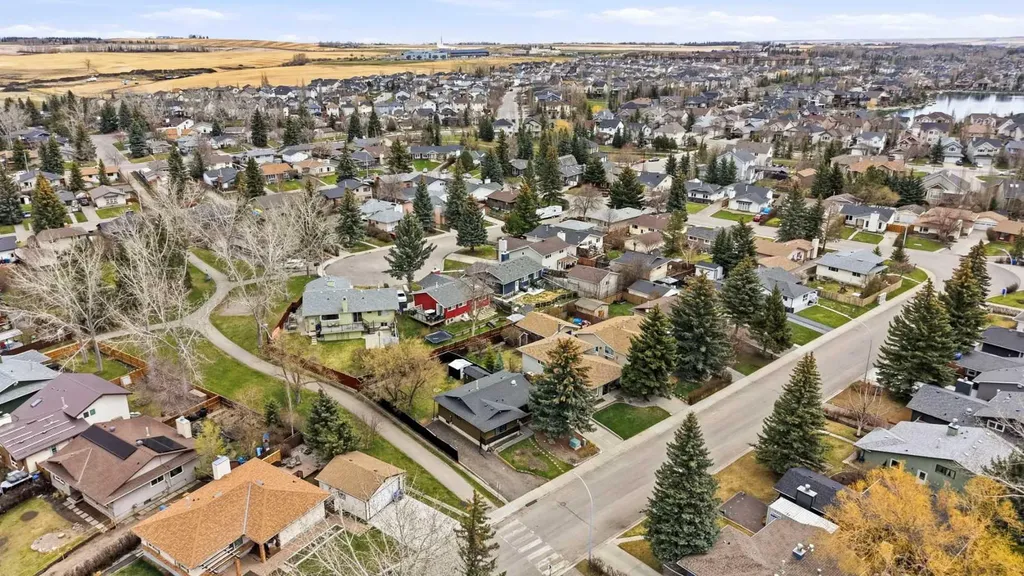 103 Thorson Crescent Okotoks AB T1S 1C8
