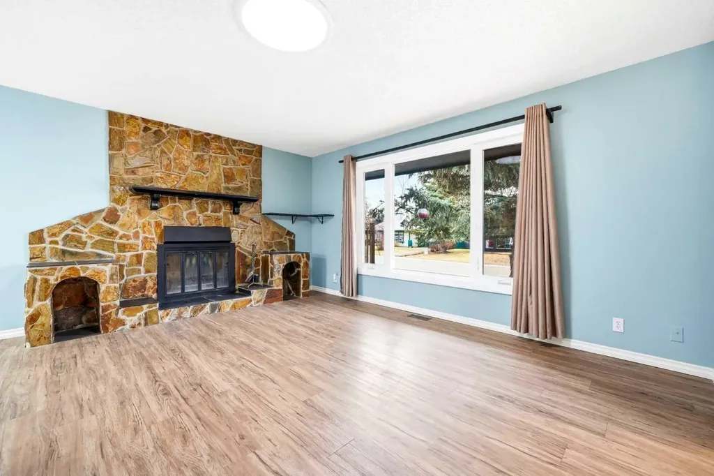 103 Thorson Crescent Okotoks AB T1S 1C8