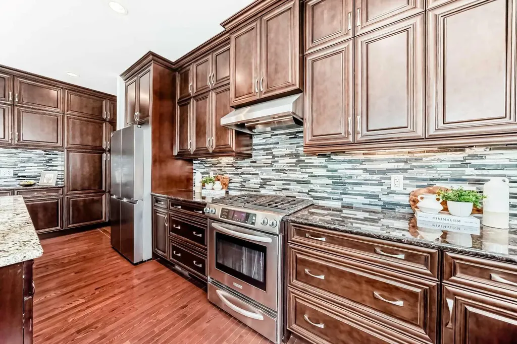 60 Hong Kong Road SW Calgary AB T3E7B6