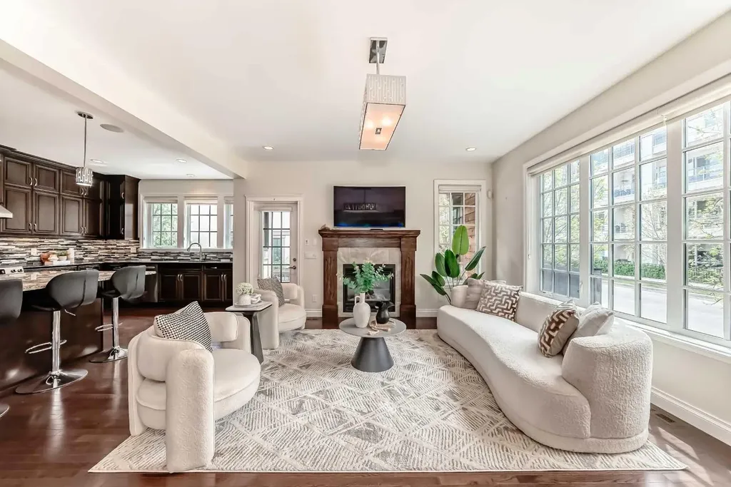 60 Hong Kong Road SW Calgary AB T3E7B6