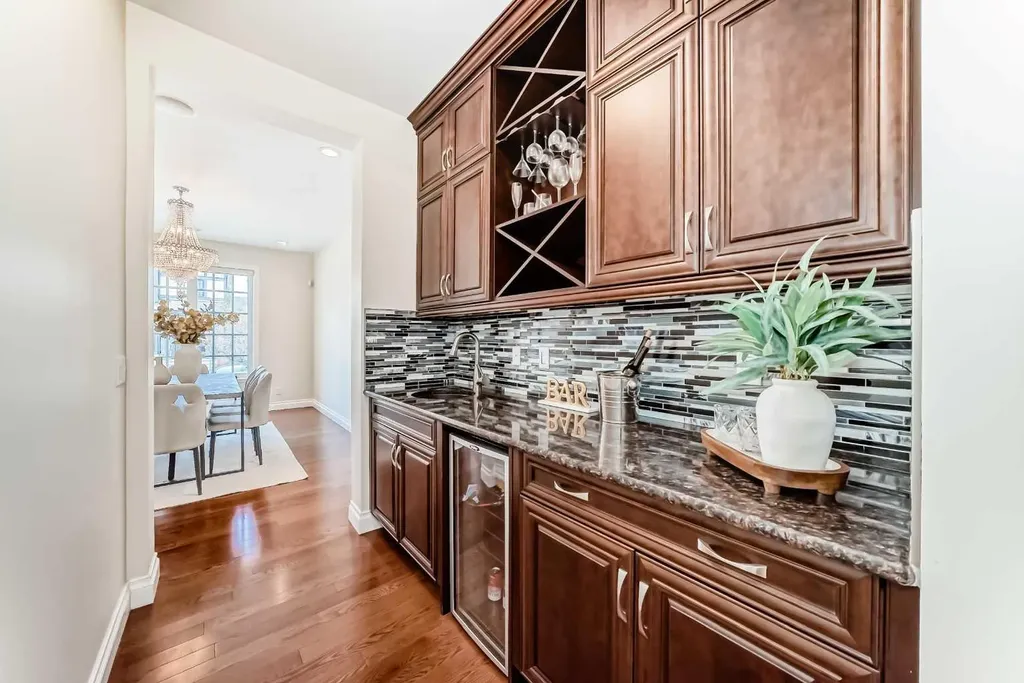 60 Hong Kong Road SW Calgary AB T3E7B6
